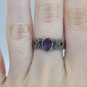 Vintage CW Amethyst and Marcasite 925 Sterling Silver Band Ring Size 6.75